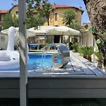 Infinity Passion Bed and Breakfast 3*